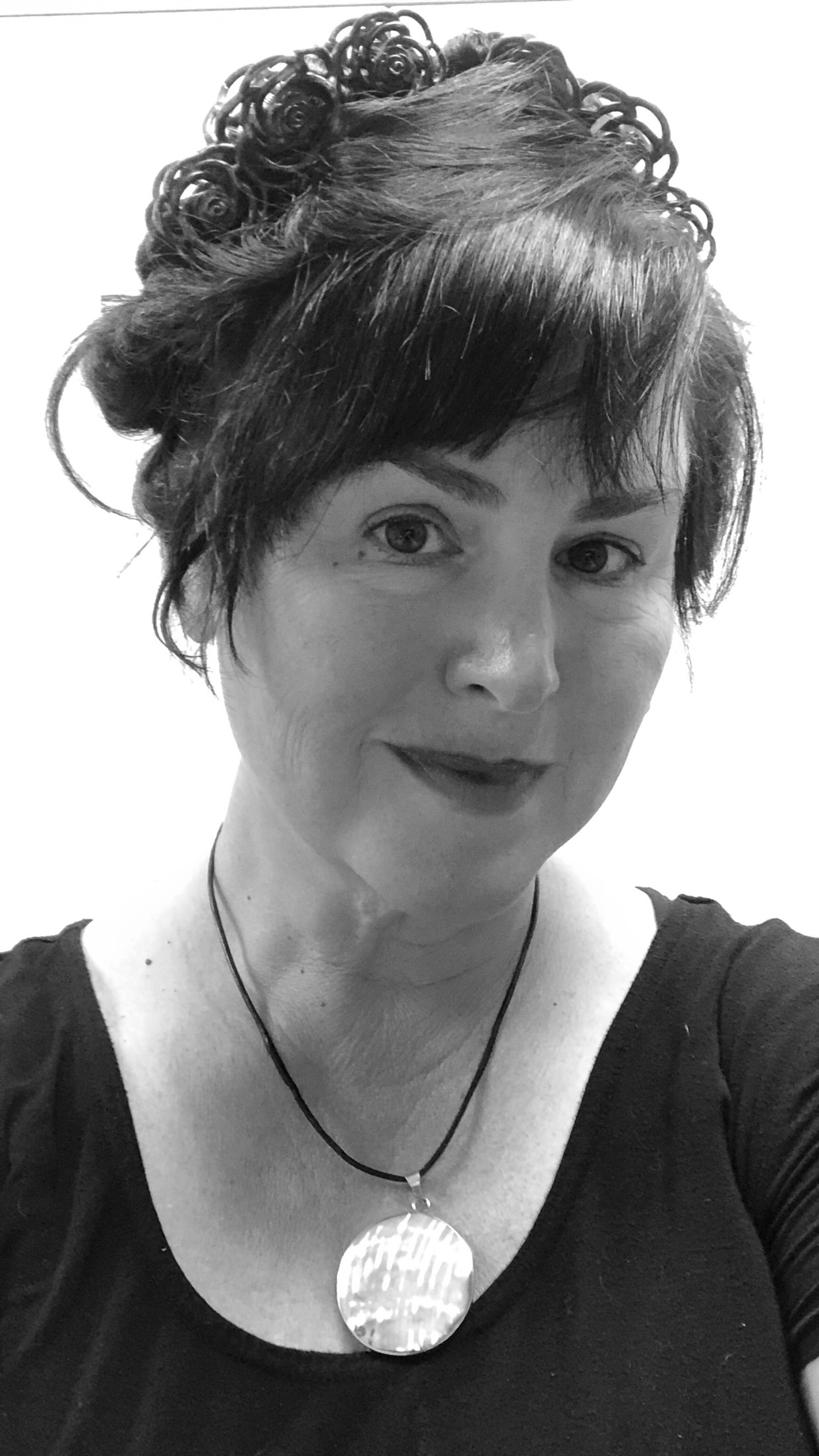 Julie Cameron Damon headshot